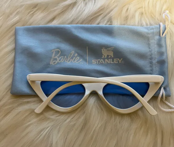Barbie x Stanley Sunglasses White - Image 5
