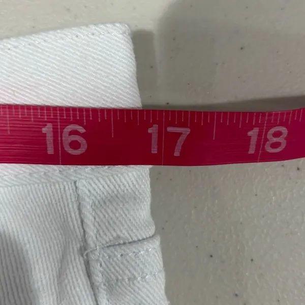 Harper Heritage White‎ Distressed Jean Shorts Size 30 Francesca's - Image 7