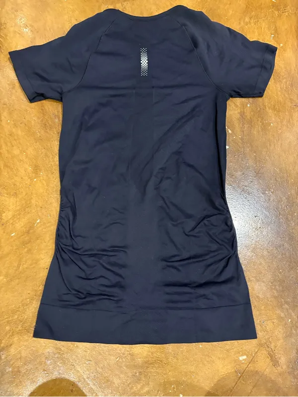 Athleta Black Short Sleeve Performance Tee - Image 3