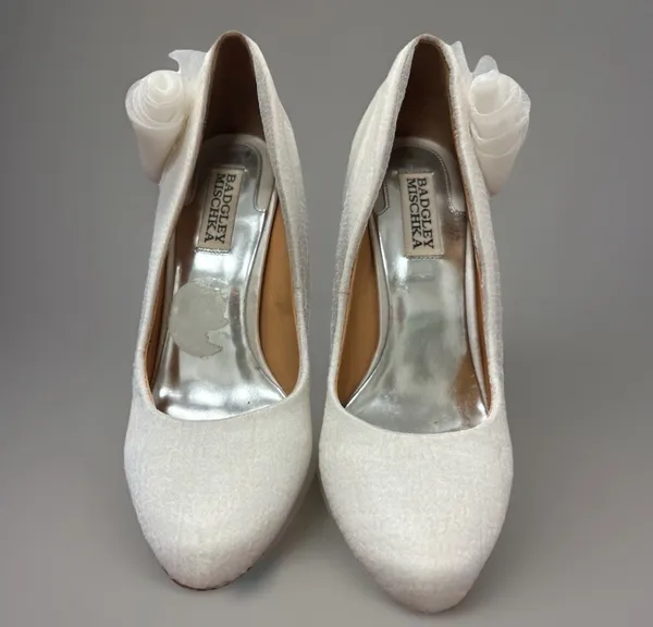 Badgley Mischka 7 M Heels Shoes Natural Satin Pumps W/Chiffon Rosette Details - Image 2