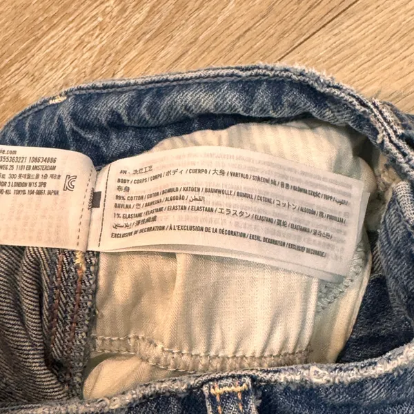 Hollister California‎ Ultra High Rise Mom Jean Distressed Medium Wash 6 L 28 L - Image 8