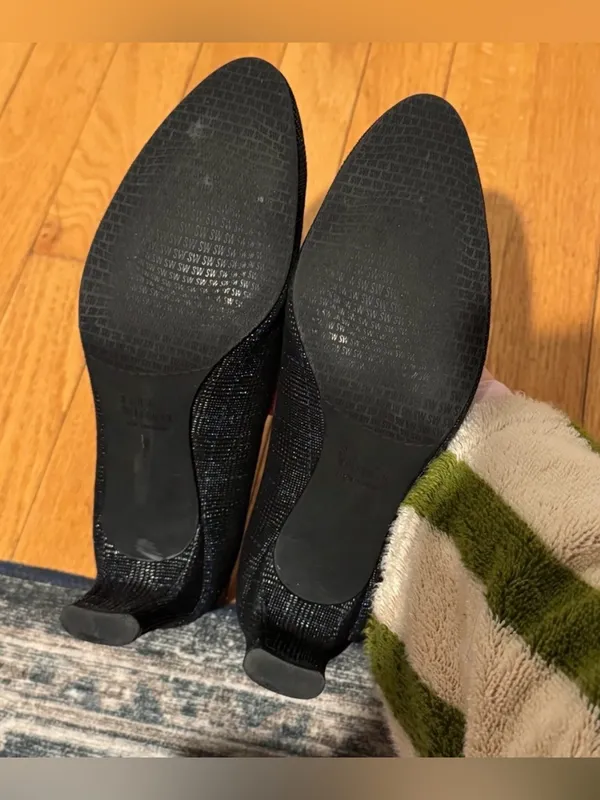 Stuart Weitzman Black Metallic Plaid Print Heels, size 8 - Image 4