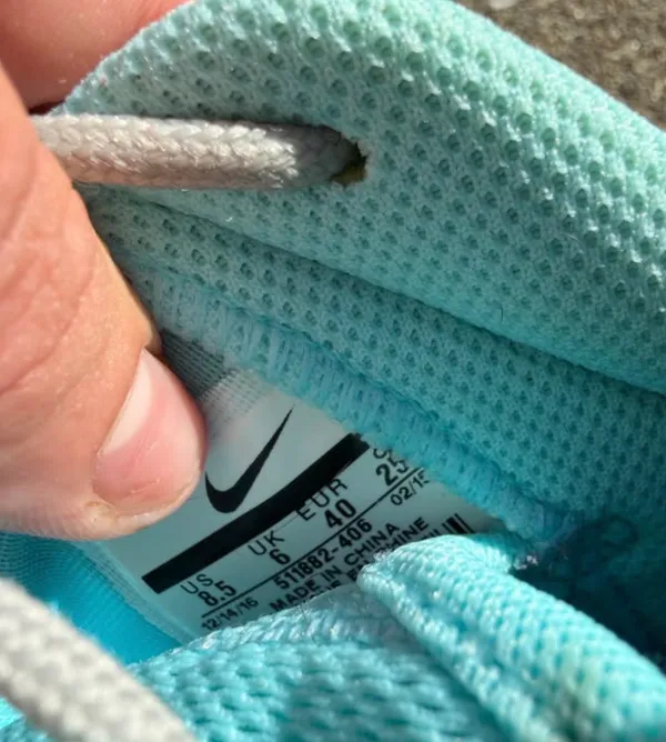 Tiffany Blue Nike Roshe One - Image 4