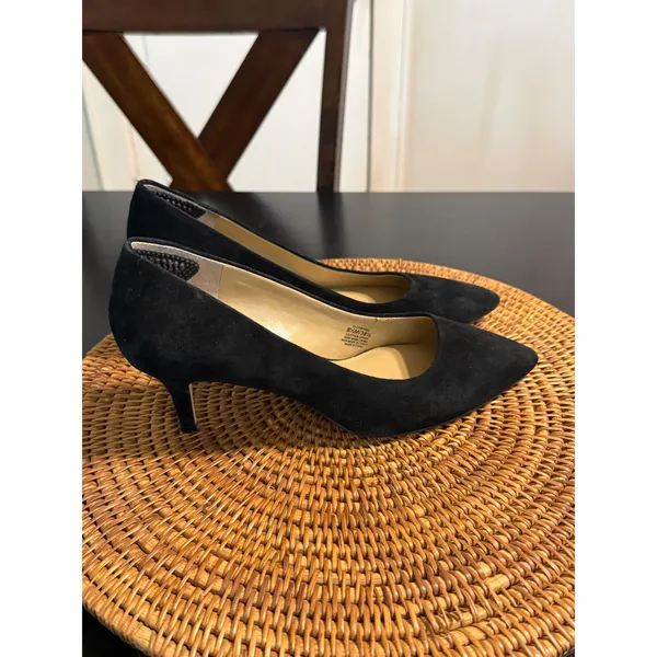 G.I.L.I.‎ Loriana Black Suede Kitten Heel Pumps Womens 8.5 M GI-LORIANA - Image 2