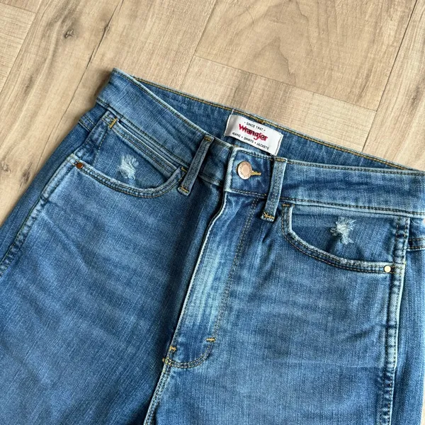 NWOT Wrangler High Rise Vintage Taper Mom Jeans Sz 10 Distressed Medium Wash - Image 15