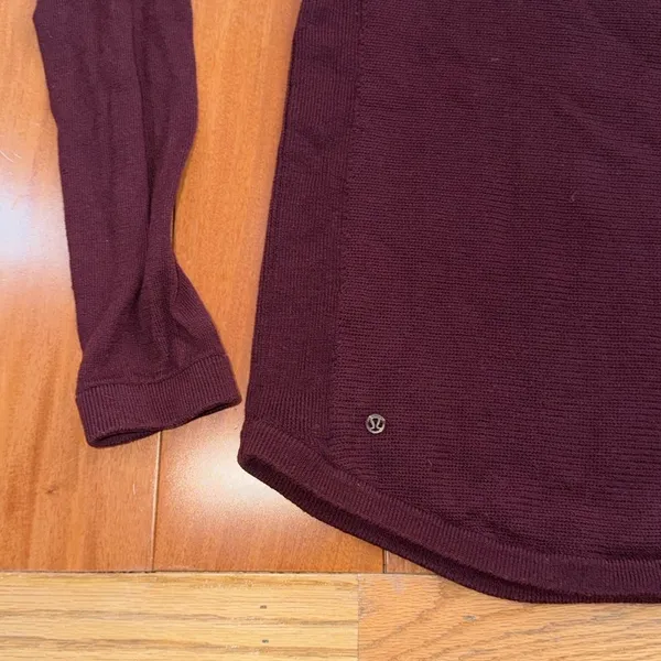 Lululemon Women's Burgundy‎ Long Sleeve Merino Wool Sweater Size 10 - Image 8