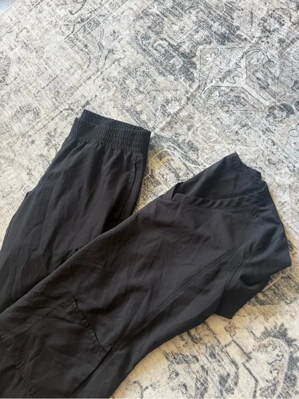 Med Couture Black Jogger two piece scrub set - Image 3
