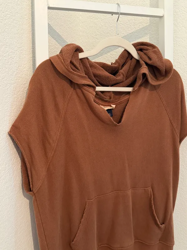 Universal Threads Brown Short-Sleeve Distressed Hoodie - Image 2