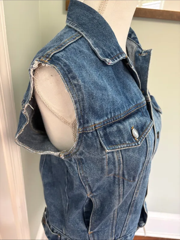 Vintage Open Trails Blue Denim Vest Classic Sleeveless Jean Jacket size M 8/10 - Image 3