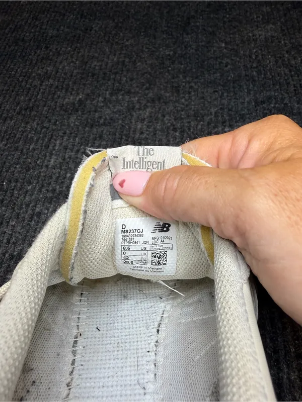 New Balance 237 Cream and Beige Retro Trainer size 8.5 - Image 8