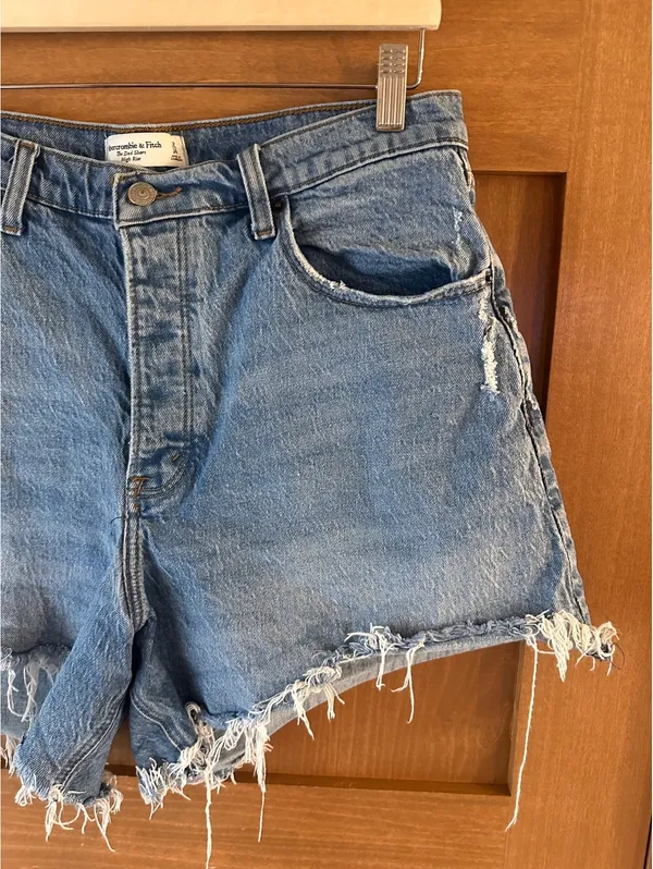 Abercrombie & Fitch High Rise Dad Shorts Denim Distressed Women’s 14 / 32 Curve - Image 3