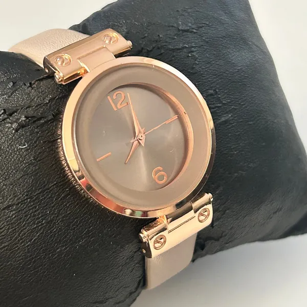 Women’s Rose Gold Stainless Steel Minimalist Watch Working New Battery - Image 3
