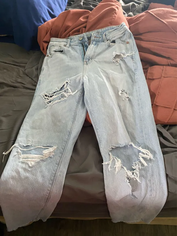 American Eagle Ripped Jeans - Image 2
