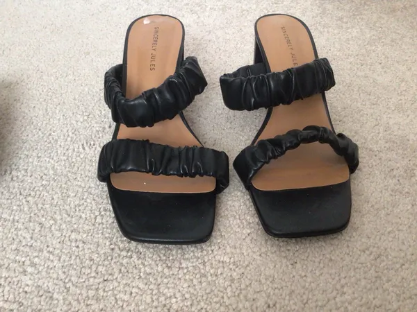 Sincerely Jules “Katie” Black Block Heel Ruched Strap Sandals- Size 8.5 - Image 3