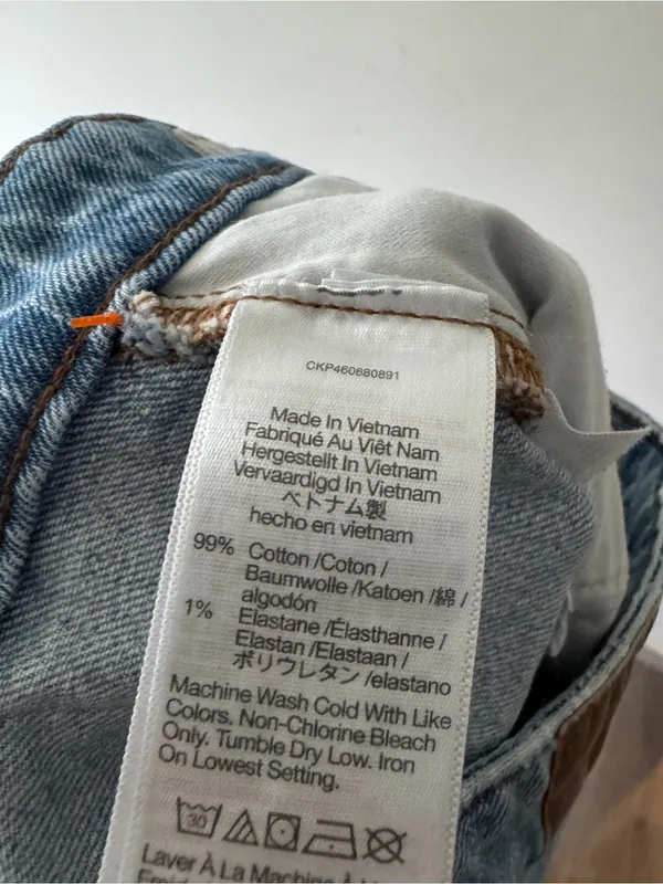 Madewell Curvy‎ Perfect Vintage Jeans in Coney Wash: Destroyed Edition - Image 9