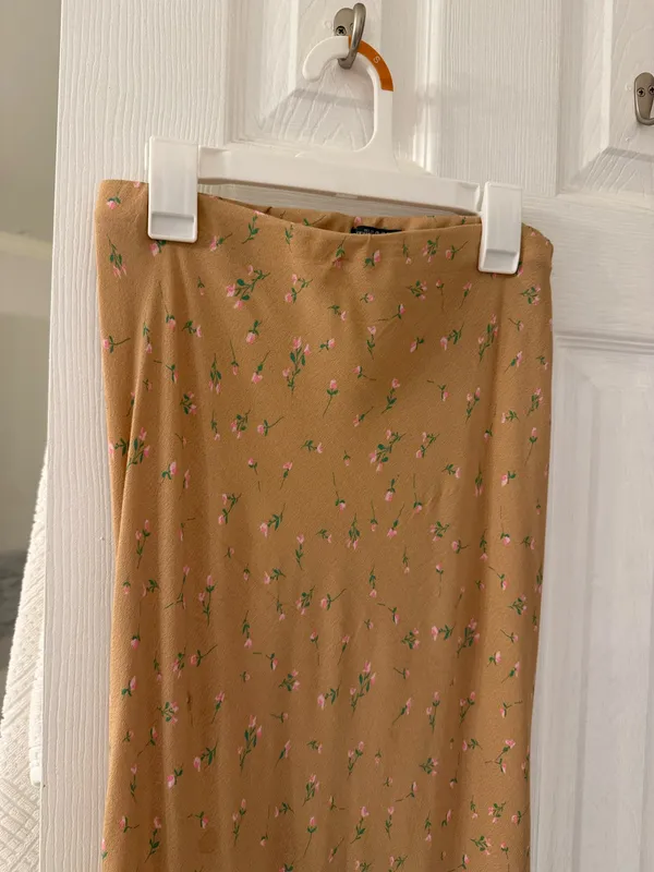 Wild Fable Floral Tan Skirt - Image 2
