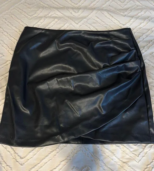 Mystique Boutique Leather Skirt - Image 2