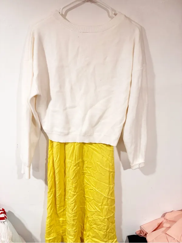 Anthropologie Sweater Maxi Dress White And Yellow Satin Size Medium - Image 5