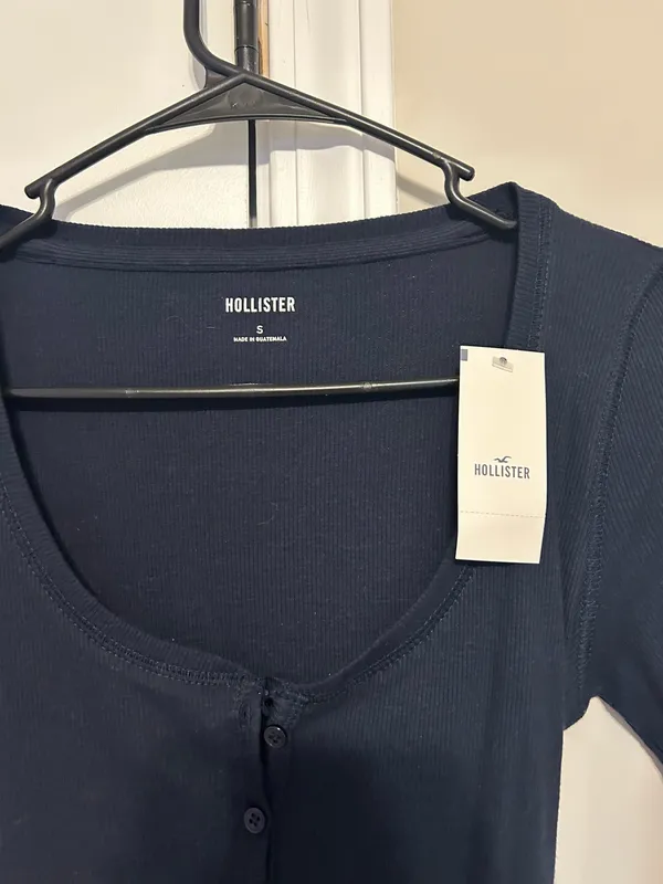 Blue Hollister Top Navy Long Sleeve - Image 3