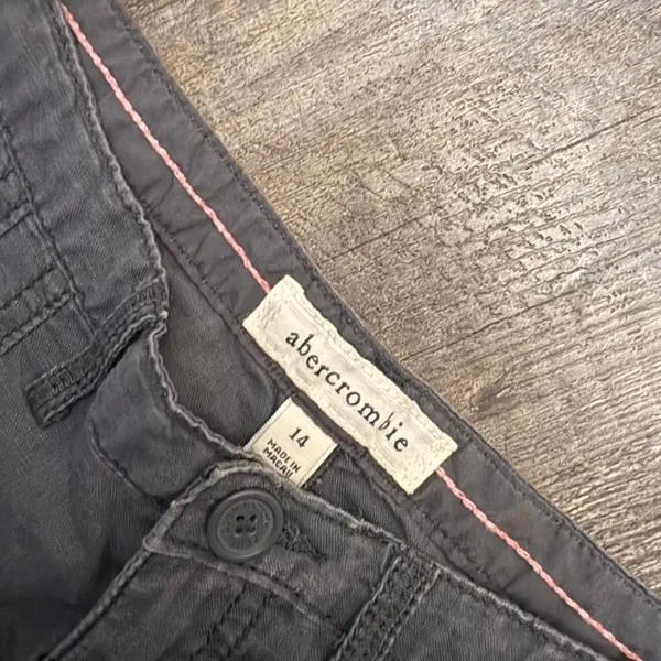 Y2K Abercrombie & Fitch Charcoal Tie Side‎ Utility Shorts Size 14 - Image 3