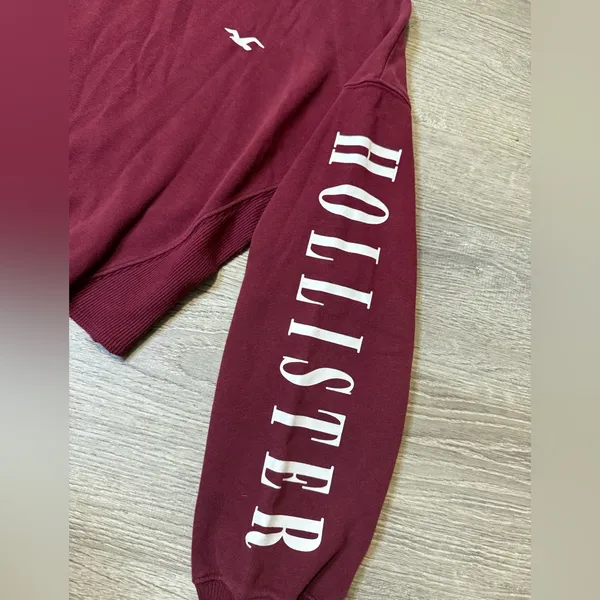 •HOLLISTER• CROPPED SWEATSHIRT - Image 2