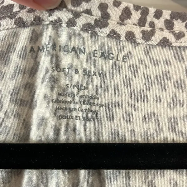 American Eagle V neck top - Image 2