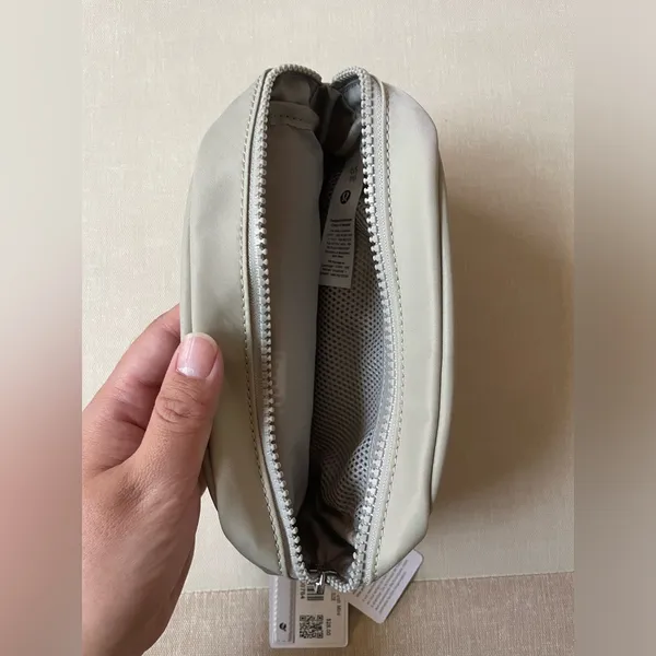 Lululemon City Essentials Pouch Mini - Raw Linen - Image 9