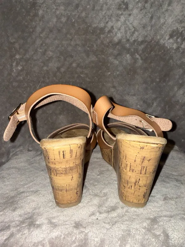 Maurices Elsa Tan Faux Leather Cork Wedge Sandals Size 8.5M - Image 3