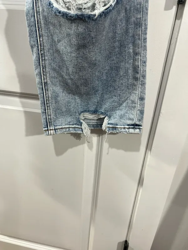 Vervet Lovervet Acid Washed Mid Rise distressed straight leg - Image 7