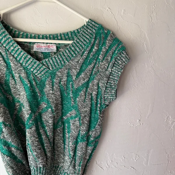 Vintage 80s‎ Glamour Knit Sweater Vest Green Gray Abstract Made in USA M - Image 2