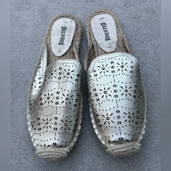 Soludos Gold Eyelet Floral Woven Mules Women’s Size 5.5 - Image 2