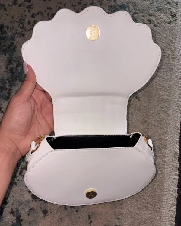 Clam Shell Purse White - Image 3