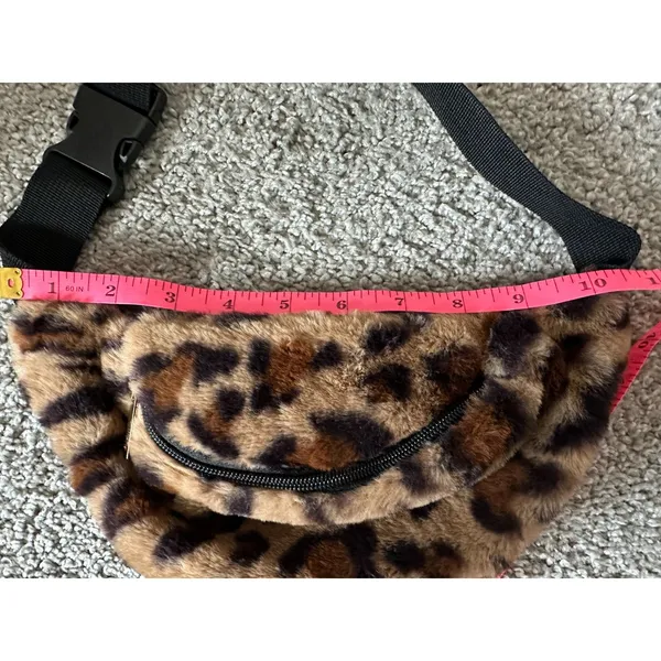 Cheetah Fanny Pack Crossbody Bag Black - Image 15