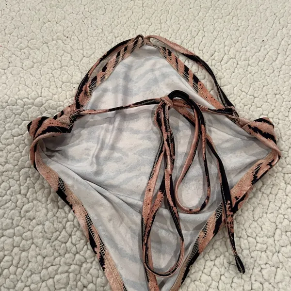 SheIn Animal Print Halter Top - Image 2