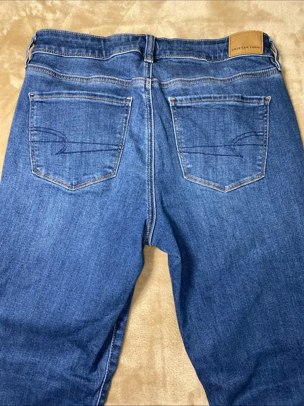 American Eagle Outfitters Women's Skinny Jeans in Dark Blue Denim - Image 4