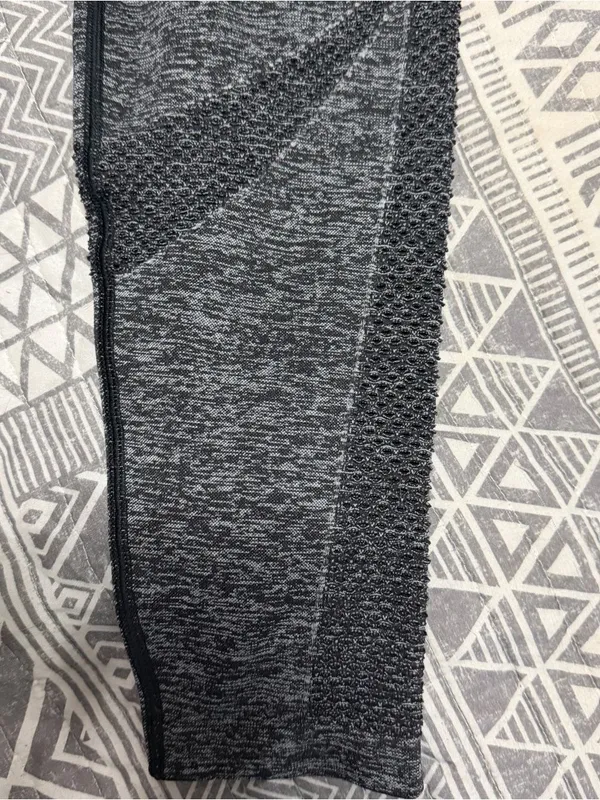 All in Motion High Rise Breathable Knit Leggings Heather Gray Size Large - Image 5