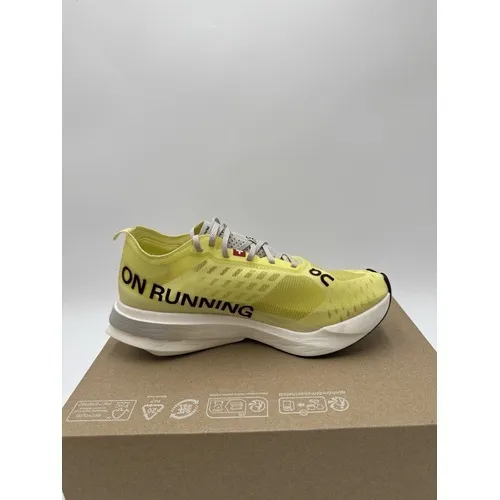 On Running Cloudboom Strike Limelight Wolf Women's Running Shoes Size 8 - Image 4