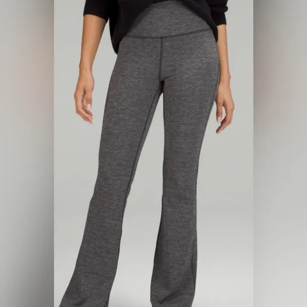 Lululemon‎ Groove Flared Pant 32” in Heathered Black Size 4 - Image 3