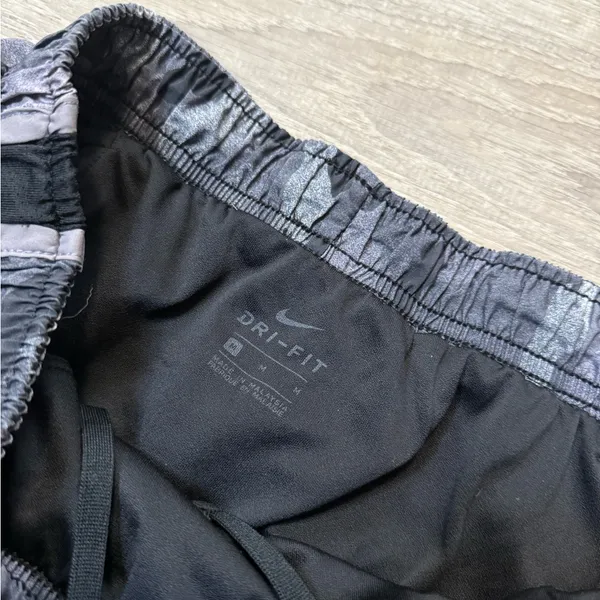 •NIKE• RUNNING SHORTS - Image 3
