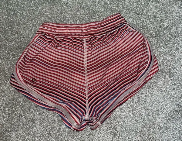 Lululemon shorts 2.5 inch - Image 2