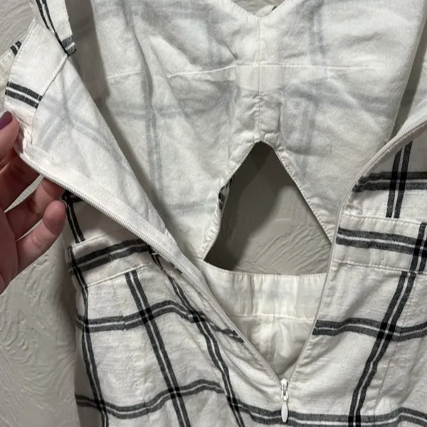 Abercrombie & Fitch White and Black Check Cutout Romper Size 2 - Image 6