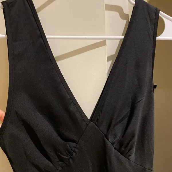 RUMOURS v neck Elegant Black Sleeveless midi Dress - Image 3