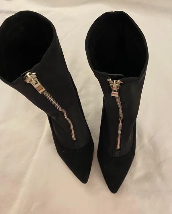 So Me Black Booties Size 6.5 - Image 5