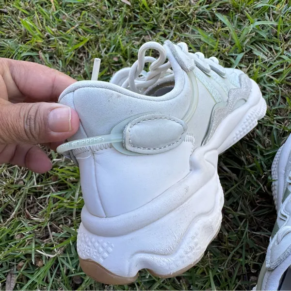 Adidas Ozweego Women’s 8.5 Off White Linen Green Gum Sneakers Running Shoes - Image 7