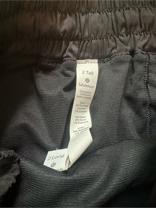 Lululemon Hotty Hot Shorts Size 2 Tall Black Camo Athletic Activewear Running - Image 2