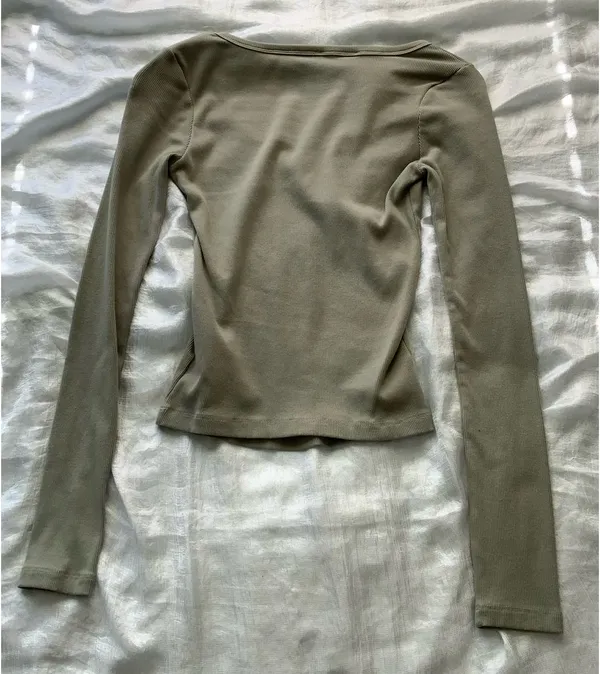 Edikted Sage Green Long Sleeve Crop Top Ribbed - Image 3