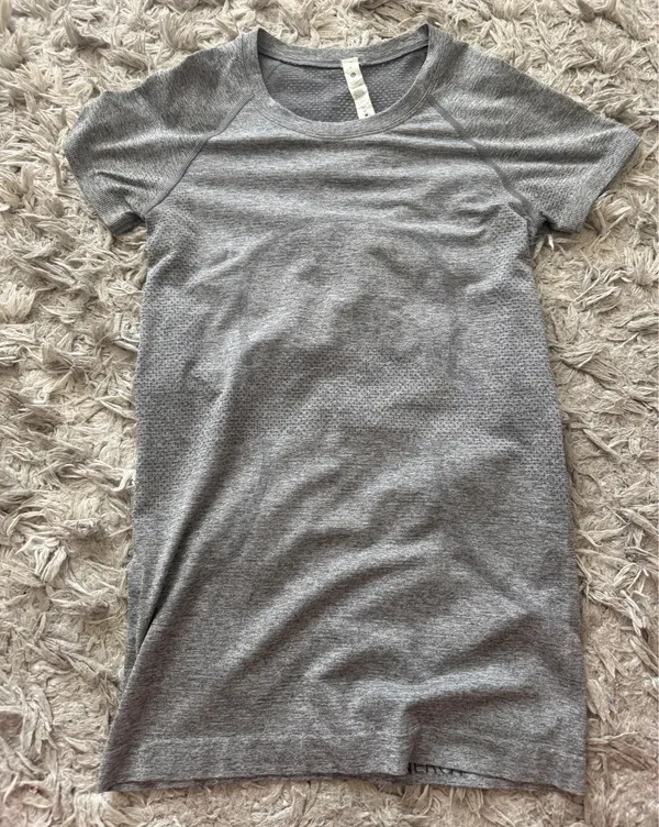 Grey Lululemon Short Sleeve Swiftly Tech - Image 2