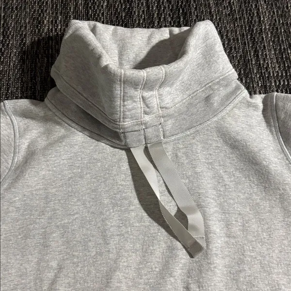 Lululemon Avenue Pullover Turtleneck Sweater Heathered Grey Cotton Fleece Size 8 - Image 3