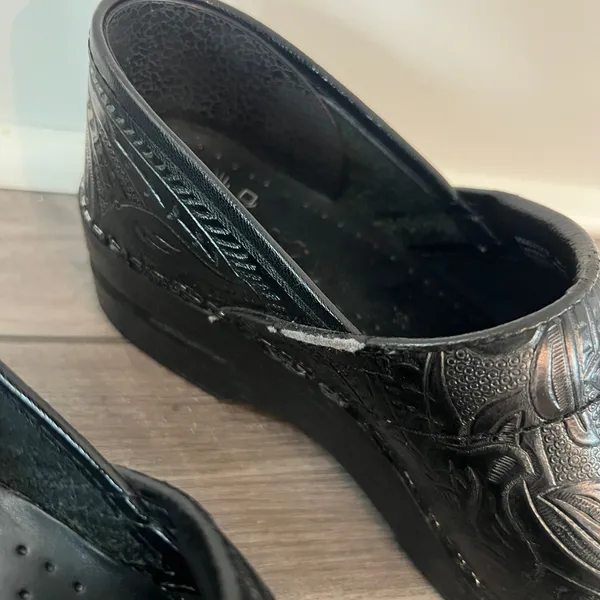 Dansko Professional Black Tooled Clog Size 38   - Image 3