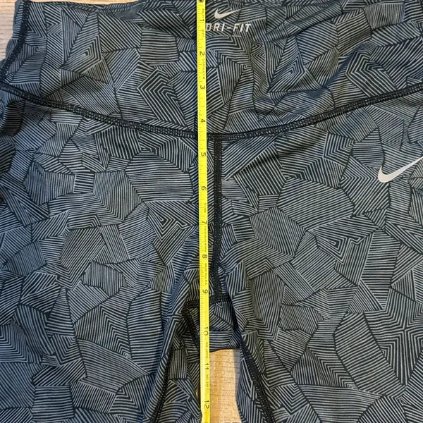 Nike Dri-FIT Capri running leggings with a black and gray geometric print and me - Image 6